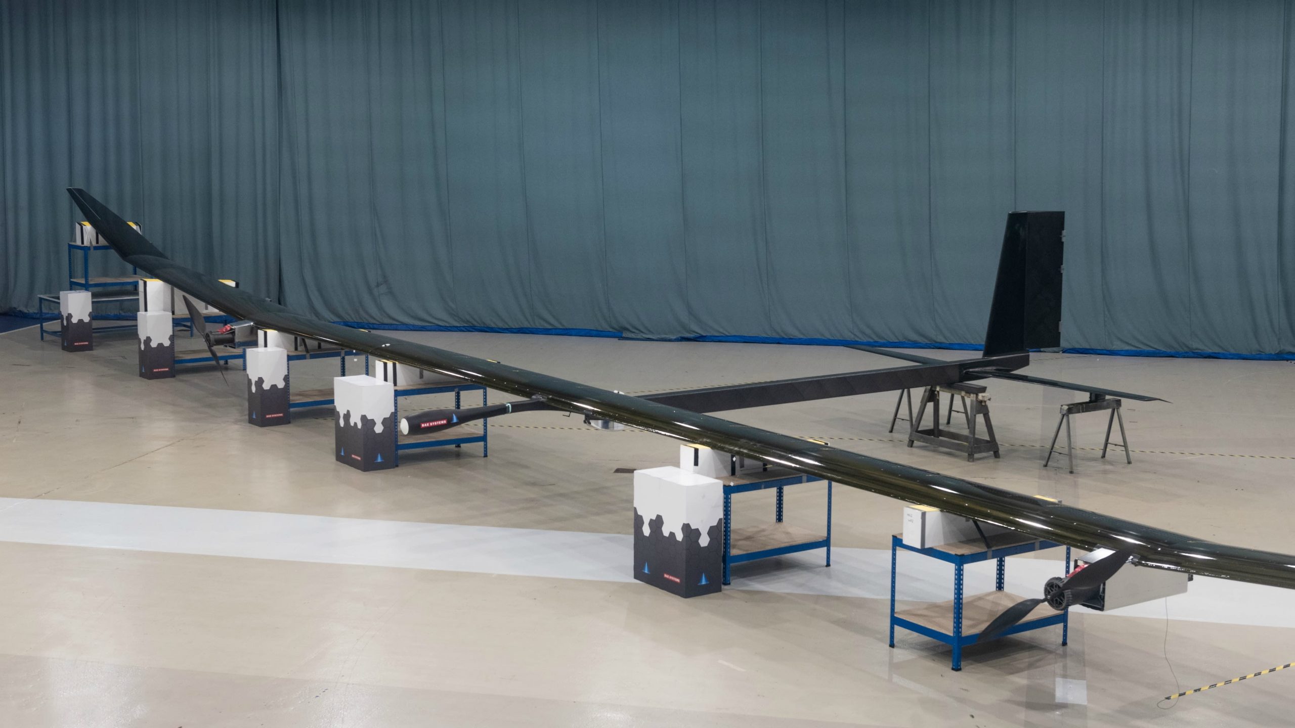 Aeronave solar-elétrica faz primeiro voo de teste